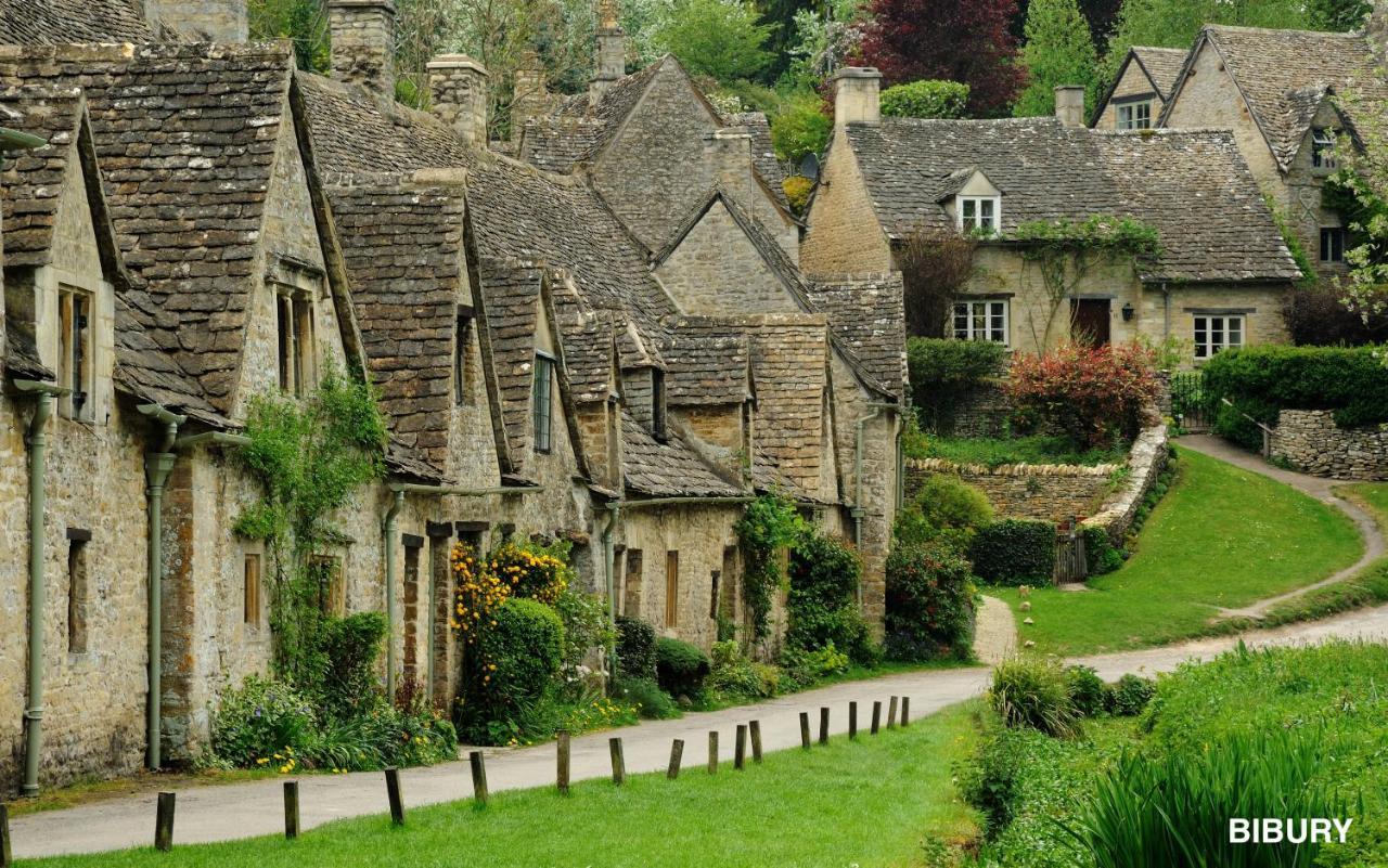 4-Bed Cotswold Getaway With Hot Tub & Gaming Room Churchdown Luaran gambar